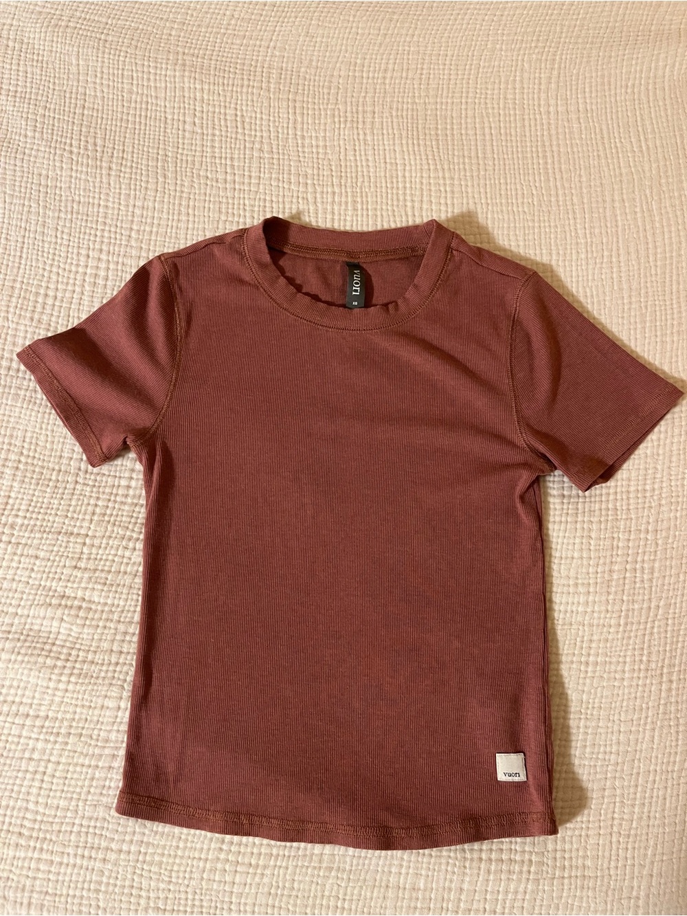 Vuori Mudra Fitted Tee in Heather Copper